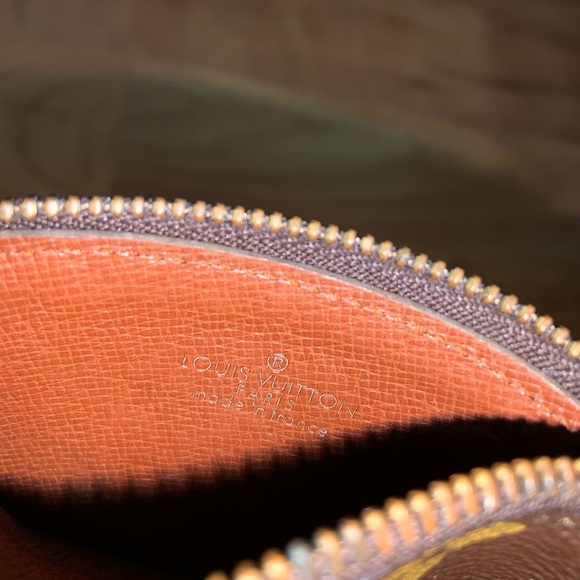 Authentic Louis Vuitton Etui Monogram Key Cles Coin Pouch - Picture 11 of 14